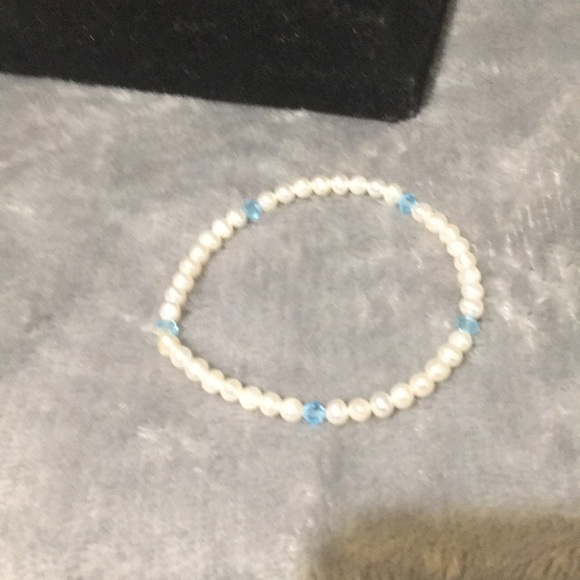 Fresh Water Pearls and Swarovski Crystal Bracelets - Picture 5 of 5